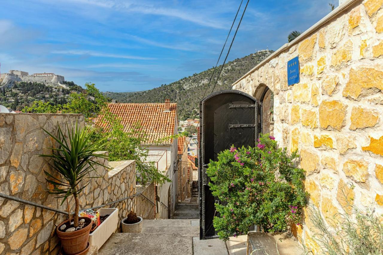 Villa Capitis In The Center - Apartment With Private Pool Hvar Town Extérieur photo